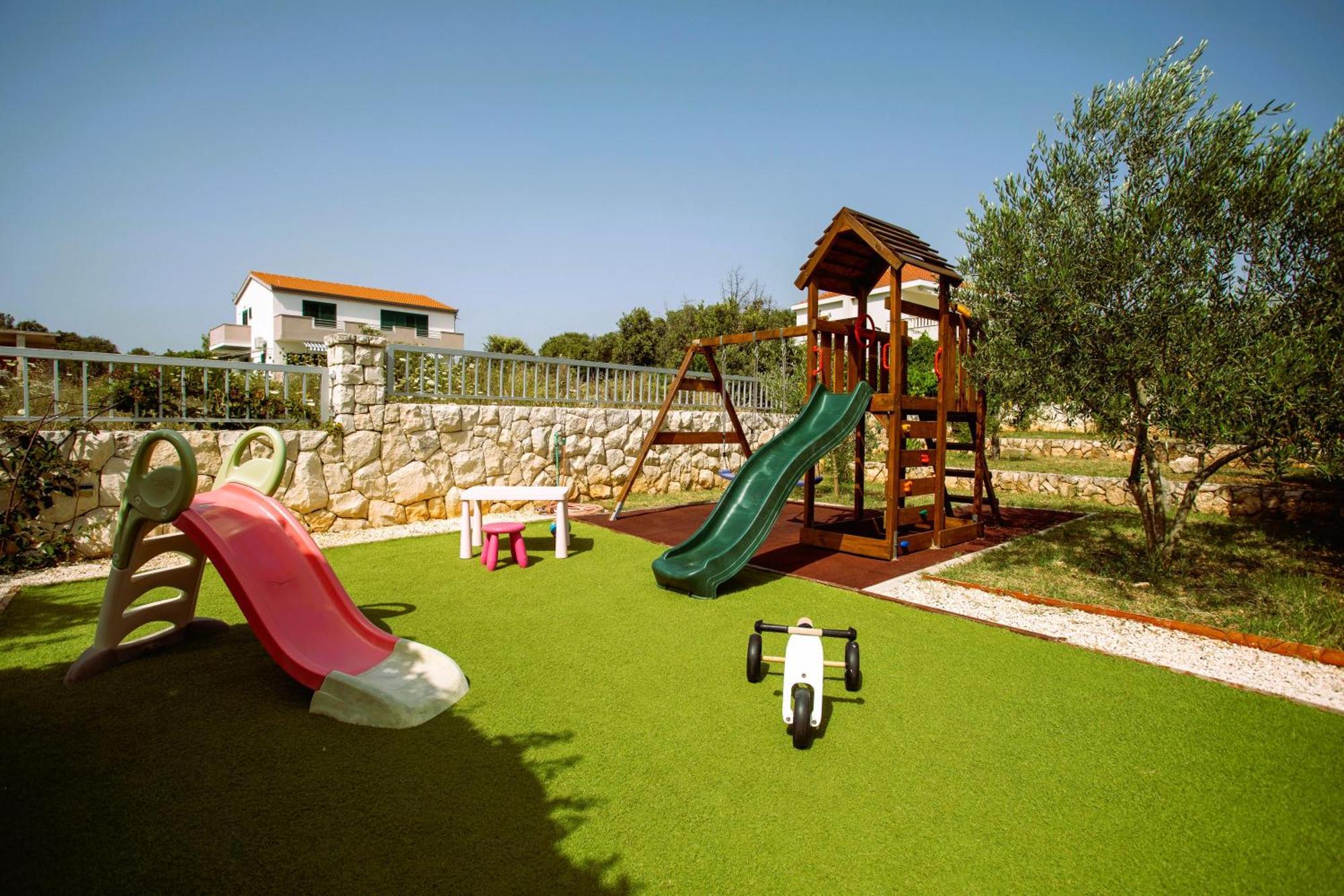 Holiday House Nena With Pool Vinišće Extérieur photo