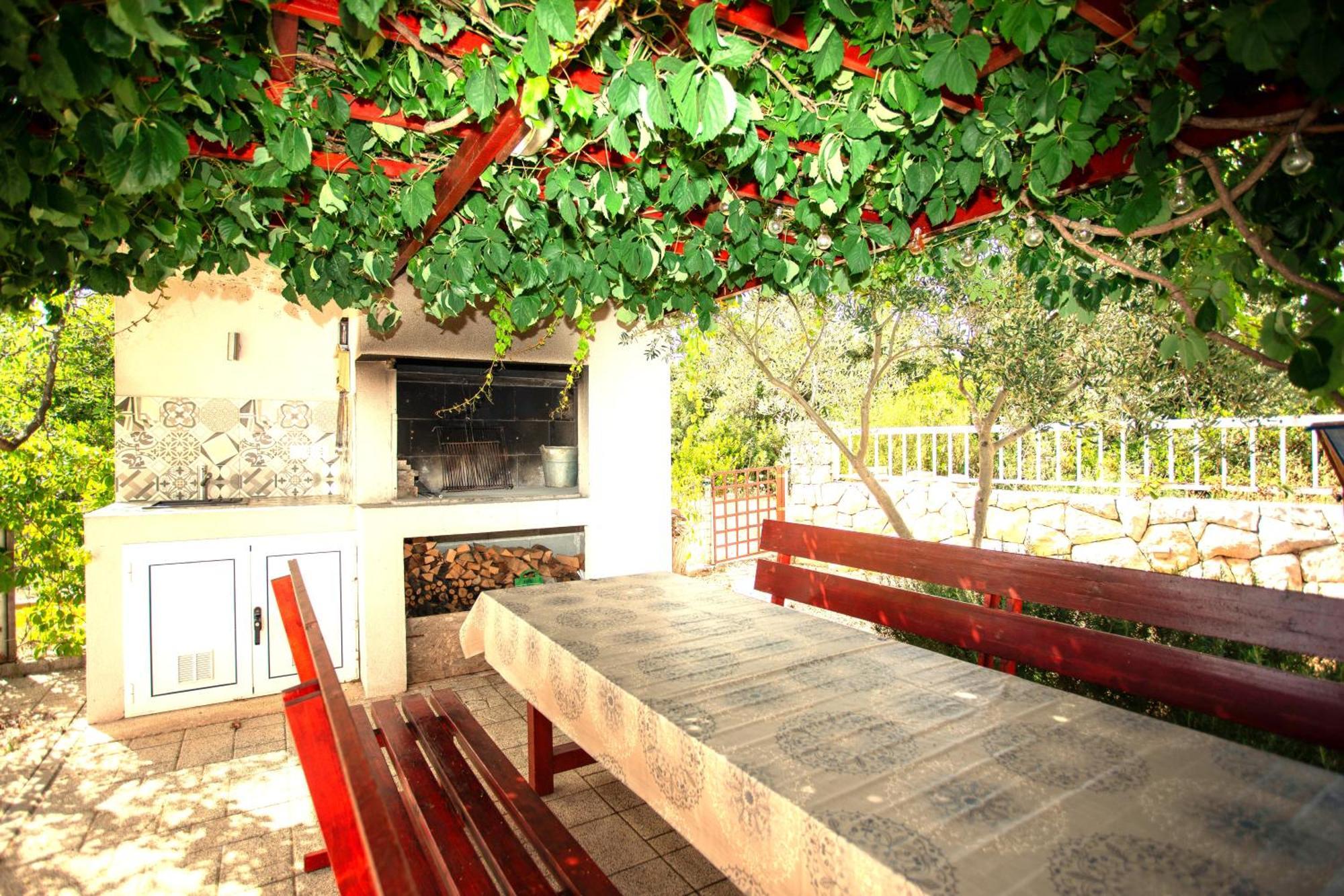 Holiday House Nena With Pool Vinišće Extérieur photo