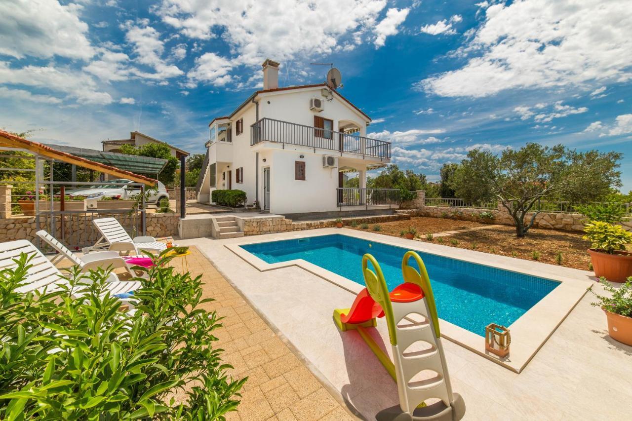 Holiday House Nena With Pool Vinišće Extérieur photo
